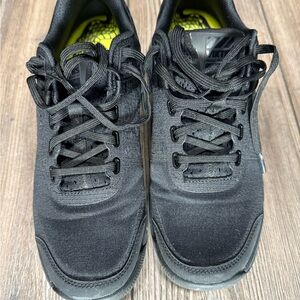 VIKTOS Range Trainer XD shoe Men’s size 8 worn once.